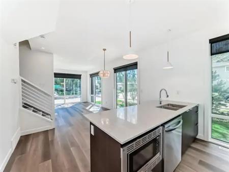 7728 - 105 Avenue, Main | 7724 105 Avenue, Edmonton