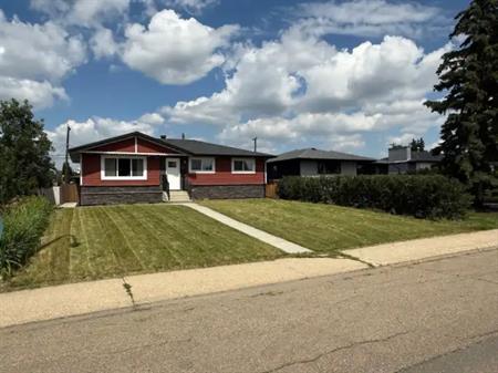 Renovated Cozy House in Ottewell | 6312 94A Avenue Northwest, Edmonton
