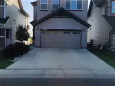 Pond-View Walkout in Desrochers | 3-Bed +Bonus, Finished Basement, Heated Garage | Edmonton
