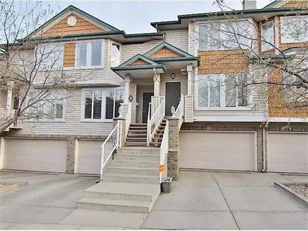 Townhouse in Parkhill- close to c-train | 47 38A Avenue Southwest, Calgary