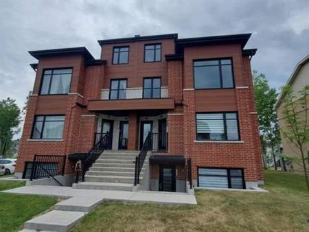 2 CH - 1 SDB - Laval - $1,890 /mo
