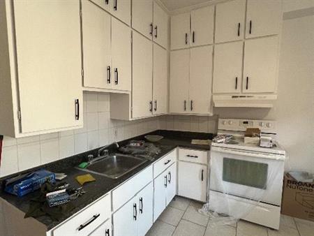 La Petite-Patrie — Appartement rénové de 2 à 3 chambres à louer, idéalement situé près du Marché Jean-Talon, du métro De Cast
