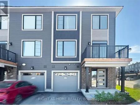 368 CLEARPATH PRIVATE | 368 CLEARPATH PRIVATE, Ottawa