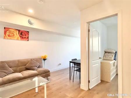 2-2561A Hurontario St, Mississauga, Ontario L5A 1W2 | 2561 Hurontario Street, Mississauga