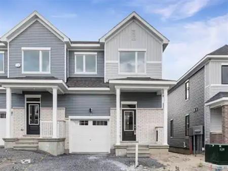 18 PUMICE PLACE | 18 PUMICE PLACE, Ottawa