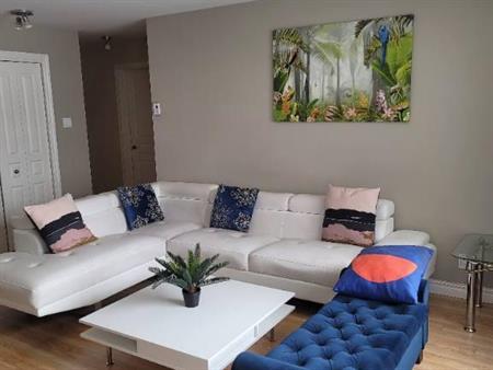 Grand et beau meublé tous inclus 4 1/2 / Disponible 01 décembre 2025