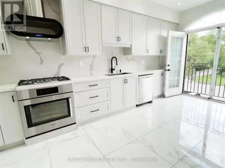 33 BENSON AVENUE | 33 BENSON AVENUE, Richmond Hill