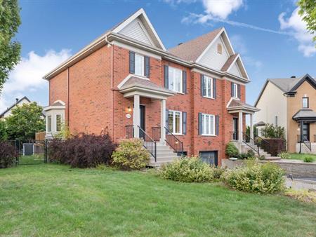 For Rent / À Louer: Spacious 4-Bedroom Semi-Detached with Pool & Garage near Parc de Cherbourg