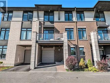414 CHAPERAL PRIVATE | 414 CHAPERAL PRIVATE, Ottawa