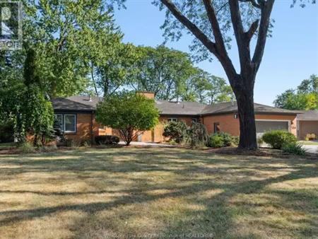 354 ELMGROVE DRIVE | 354 ELMGROVE DRIVE, Tecumseh
