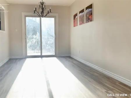 3-151 Coach Hill Dr, Kitchener, Ontario N2E 1N7 | 151 Coach Hill Drive, Kitchener