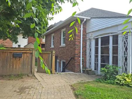 2 ADIE PLACE | 2 ADIE PLACE, St. Catharines