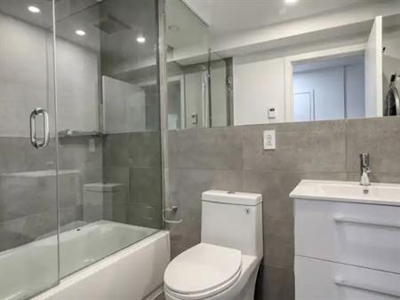 10 Rosemount Avenue | 10 Rosemount Avenue, Westmount