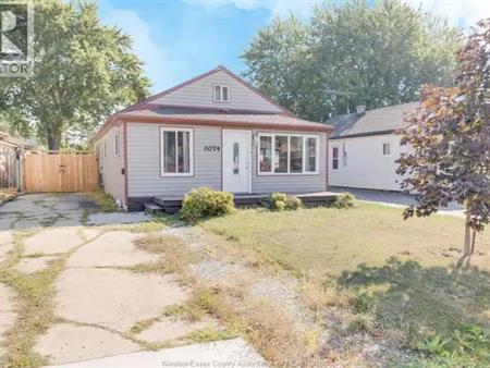 3074 Lloyd George BOULEVARD | 3074 Lloyd George BOULEVARD, Windsor