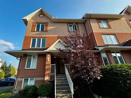 24 Bonfield Private | 24 Bonfield Private, Ottawa