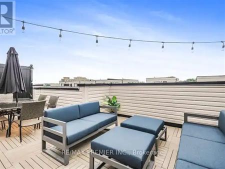 6 - 8 SAYERS LANE | 6 - 8 SAYERS LANE, Richmond Hill