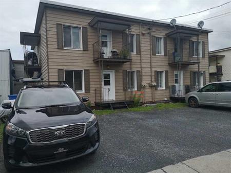 6 ½ à Cowansville sur Boul. des Vétérans (non inondable).