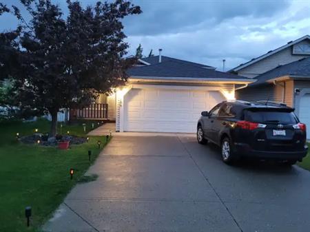 Detached house with 3 Beds, 2 Baths,Basement, Garage & BackYard | 144 Hawkmount Close Northwest, Calgary