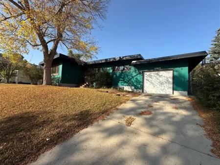 Cozy 4 bedroom private house | 4524 Grove Hill Road Southwest, Calgary