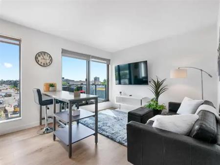 Luxury Living & Patio Vibes Minutes to DT Calgary! 1B 1Ba, Move in Ready! | 404 - 123 4 Street Northeast, Calgary