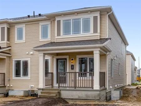 Beautiful and Upgraded 3 Bedroom and Bonus room End-Unit Townhouse in Carrington | 39 Carringwood Manor Northwest, Calgary