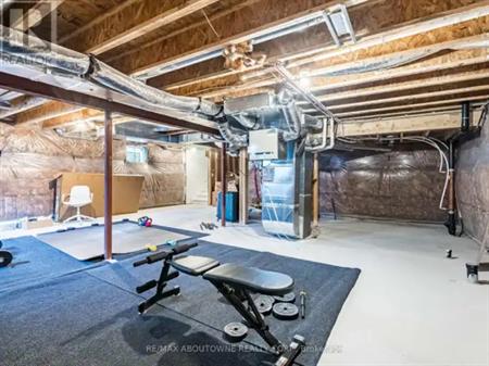 664 ASPEN TERRACE | 664 ASPEN TERRACE, Milton