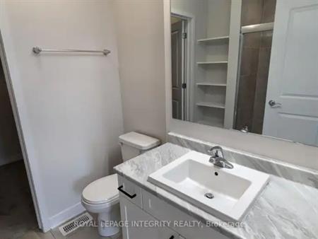 76 FRANCHISE PRIVATE | 76 FRANCHISE PRIVATE, Ottawa