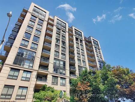 Bright 1+den condo at Yonge & St. Clair! > 700 sf, steps to subway, parks & cafes! | 10 Delisle Avenue, Toronto