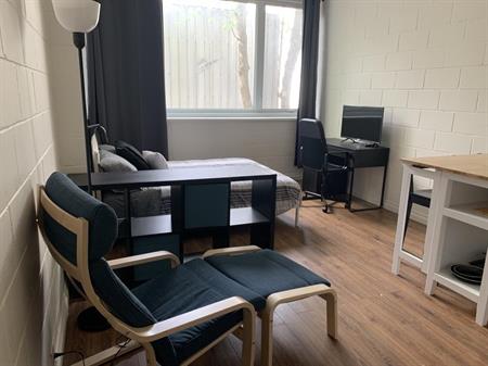📢 Cession de bail – Studio meublé tout inclus – 1012$ – Côte Sainte-Geneviève