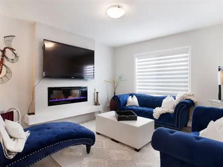 Furnished 4 Bedroom + Den  Luxury Family-Friendly Home | Calgary