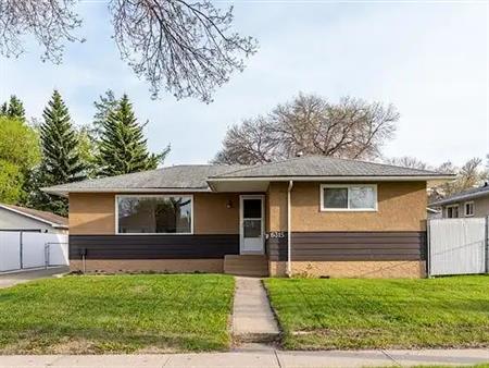 RENOVATED BASEMENT SUITE (2bed+den/1bath) 900 sqft | 6315 152 Ave NW, Edmonton