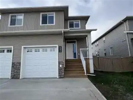 Available immediately - brand new 3 bedroom 2.5 bathroom in Whispering Ridge | 10221 149 Avenue, Grande Prairie