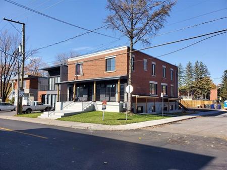 5 1/2 rénové à louer à Laval des Rapides