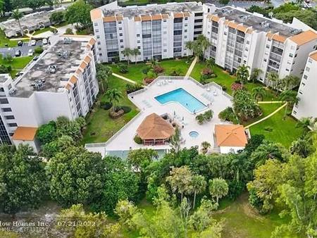 Florida condo 2br/2ba