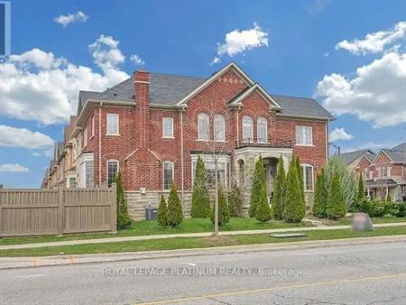 2 PELEE AVENUE | 2 PELEE AVENUE, Vaughan