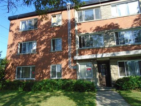 GRAND 4 1/2 AHUNTSIC RÉNOVÉ