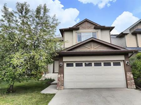 Beautiful 3-bedroom Home with Brand New Upper-Level Carpet | Calgary