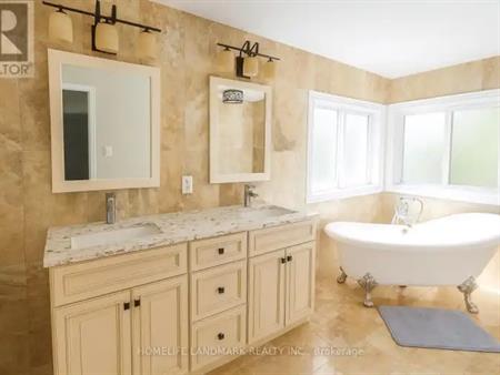241 LAKE DRIVEWAY DRIVE W | 241 LAKE DRIVEWAY DRIVE W, Ajax