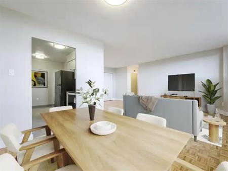 Cresswell Court Apartments | 3050 Glencrest Road, Burlington