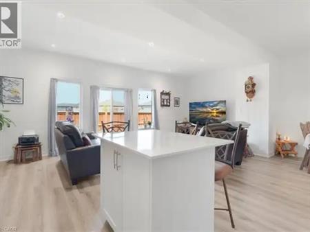 448 BLACKBURN Drive Unit# 13 | 448 BLACKBURN Drive Unit# 13, Brantford