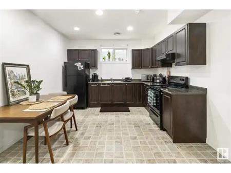 Two bedroom basement suite in Summerside | Edmonton