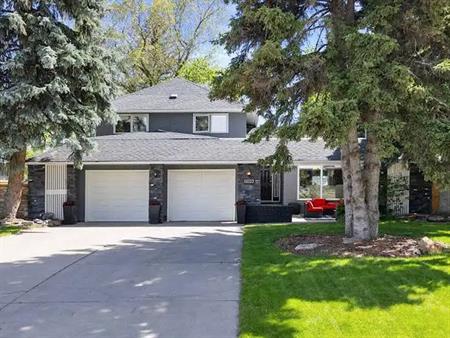 Willow Park Estates | 11,000+ SQ.FT. LOT |GOLF COURSE VIEWS | RV PARKING | Calgary