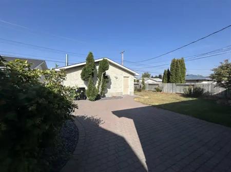 5612 140A Ave NW Main Edmonton, AB | 5612 140A Avenue Northwest, Edmonton