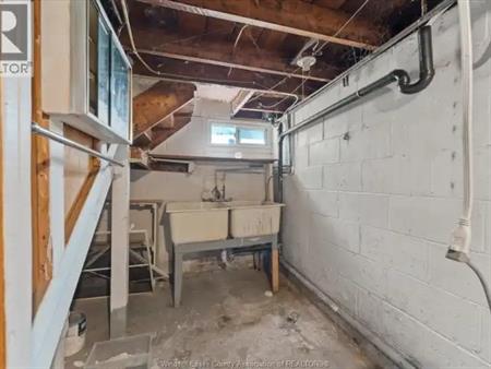 605 CHARLOTTE STREET | 605 CHARLOTTE STREET, Windsor