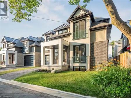 8 PAXTON Avenue | 8 PAXTON AVENUE, St. Catharines