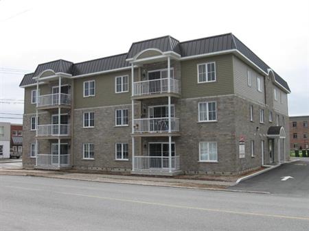 Grand 5 1/2 à louer à St-Hyacinthe