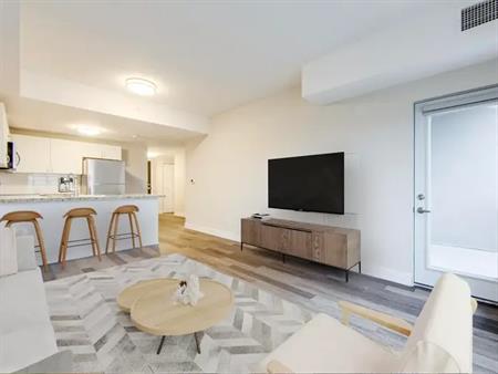 212 Davis Apartments | 212 Davis Drive, Newmarket