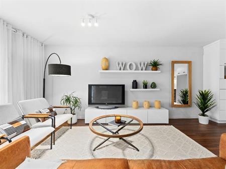 4 1/2 logement/ appartement/ condo avec garage