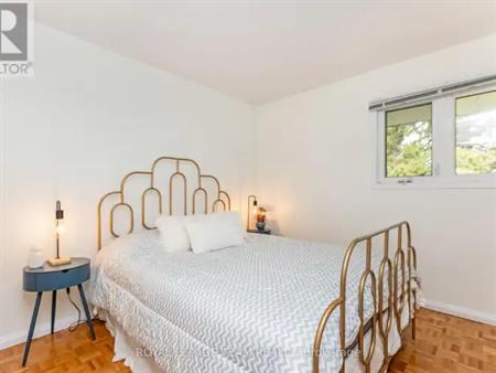 12 PELLAN CRESCENT | 12 PELLAN CRESCENT, Ottawa
