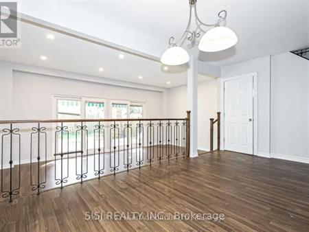 694 BEMAN DRIVE | 694 BEMAN DRIVE, Newmarket